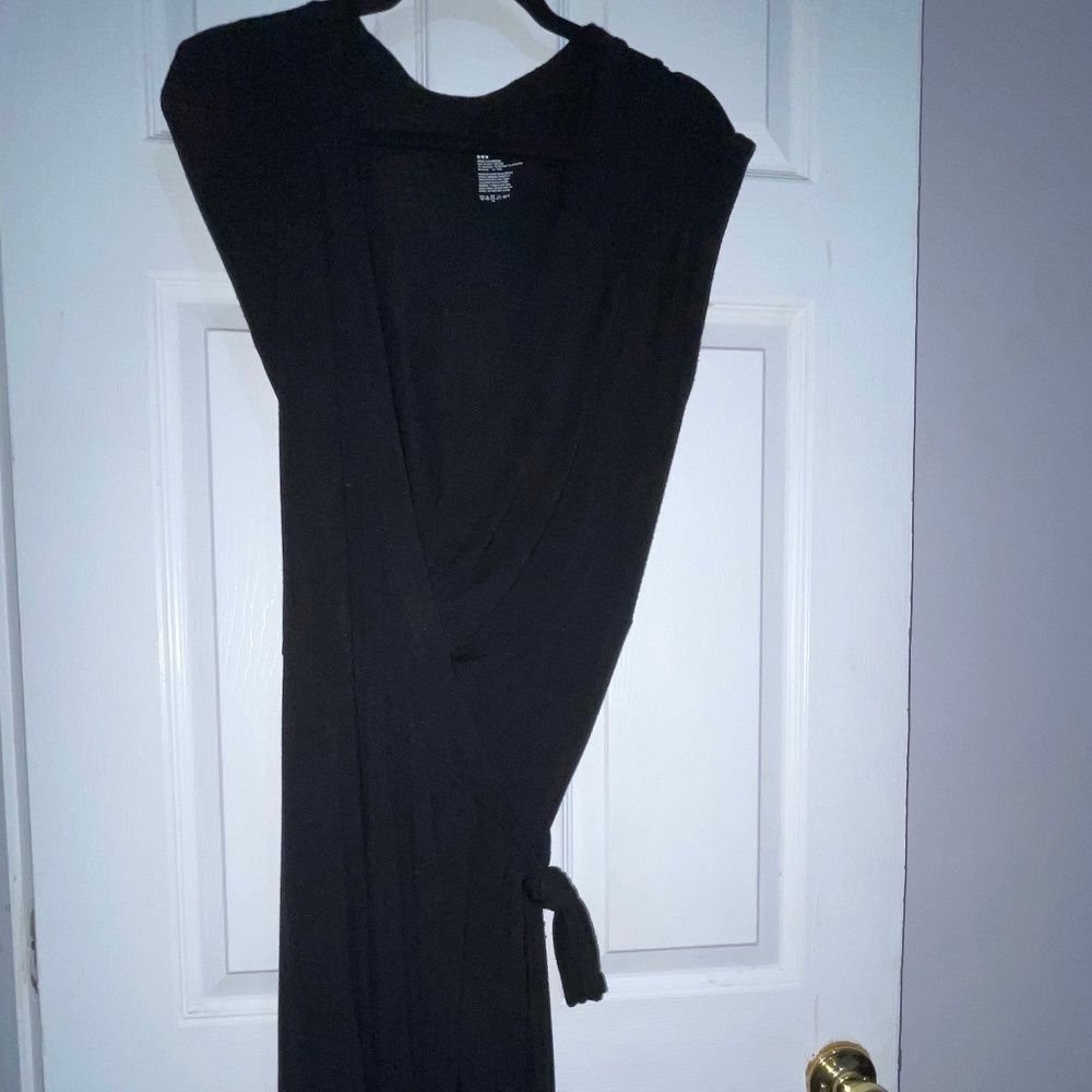 ❤️2 for $18❤️ GAP WRAP DRESS